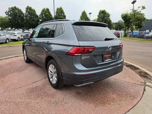 Used 2019 Volkswagen Tiguan SE w/ Panoramic Sunroof Package AWD/4WD image 3
