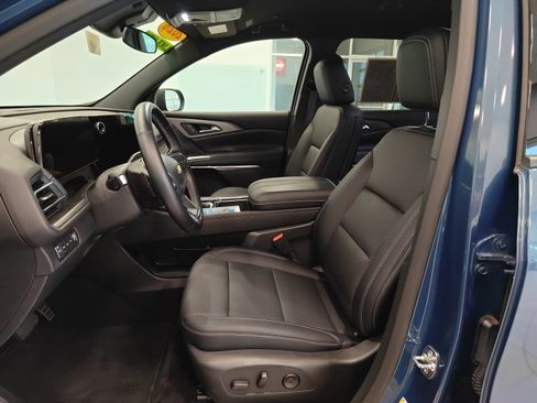 Used 2026 Chevrolet Traverse LT AWD/4WD image 11