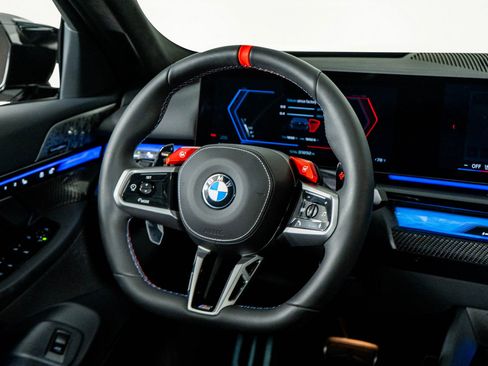 Used 2026 BMW M5 w/ Executive Package image 37