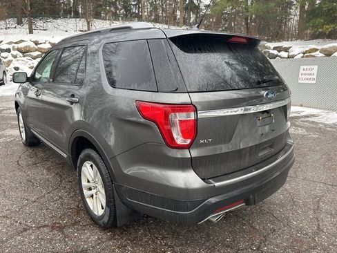 Used 2018 Ford Explorer XLT w/ Equipment Group 202A image 8