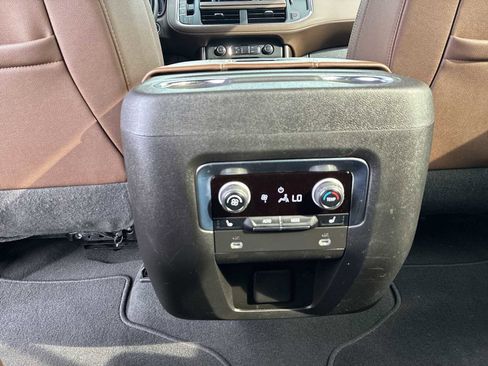 Certified 2023 Chevrolet Suburban High Country image 22