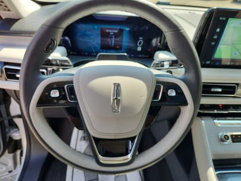 Used 2025 Lincoln Aviator Reserve w/ Luxury Package RWD image 30