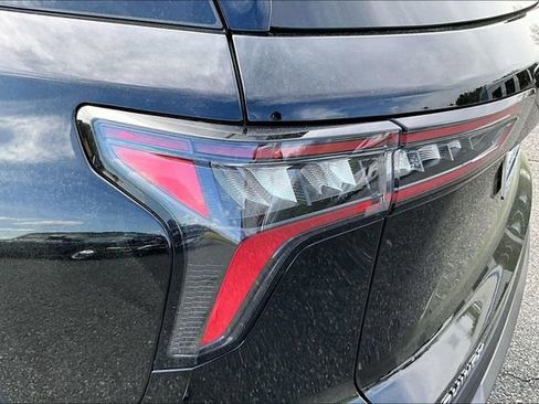 Used 2025 Chevrolet Equinox LT image 23