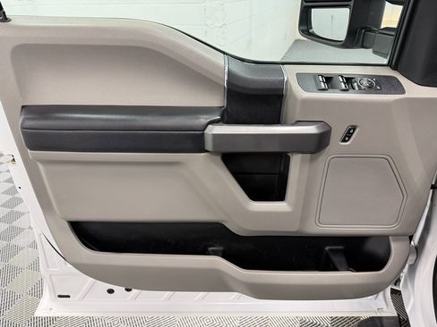 Used 2019 Ford F250 XLT w/ XLT Value Package image 9