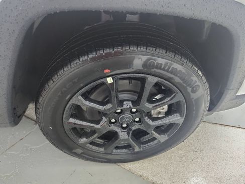 New 2026 Jeep Compass Latitude AWD/4WD image 31