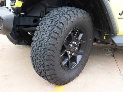 Used 2024 Jeep Wrangler Willys AWD/4WD image 20