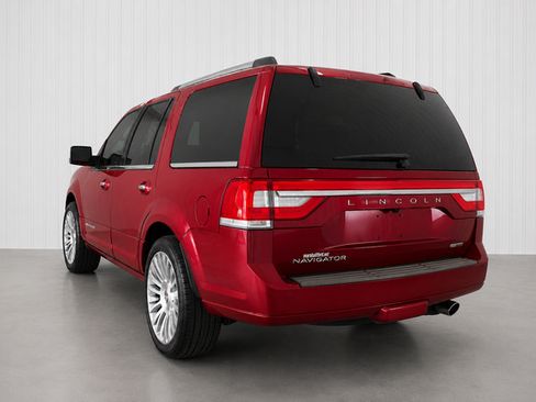 Used 2015 Lincoln Navigator 2WD image 4