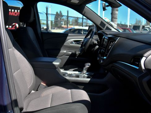 Used 2022 Chevrolet Traverse LT image 45