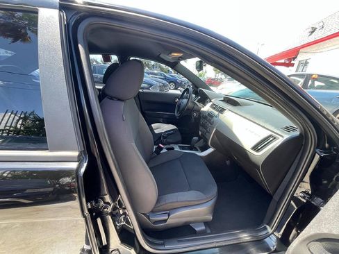 Used 2011 Ford Focus SES FWD image 14