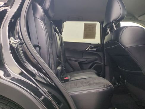 Used 2024 Mitsubishi Outlander SE image 34