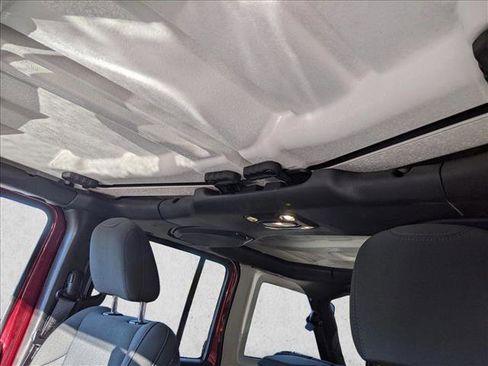 Used 2022 Jeep Wrangler Unlimited Sport image 17