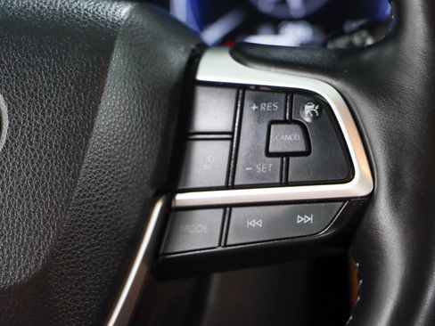Used 2023 Toyota Highlander Platinum FWD image 15