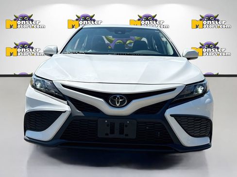 Used 2024 Toyota Camry SE FWD image 2