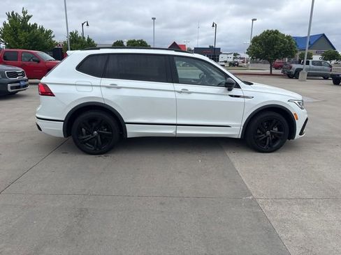 Used 2023 Volkswagen Tiguan SE R-Line AWD/4WD image 8