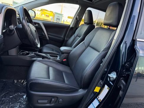 Used 2018 Toyota RAV4 Limited AWD/4WD image 5
