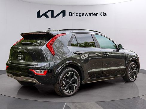 Certified 2025 Kia Niro Wind w/ Wind Preserve Package FWD image 6