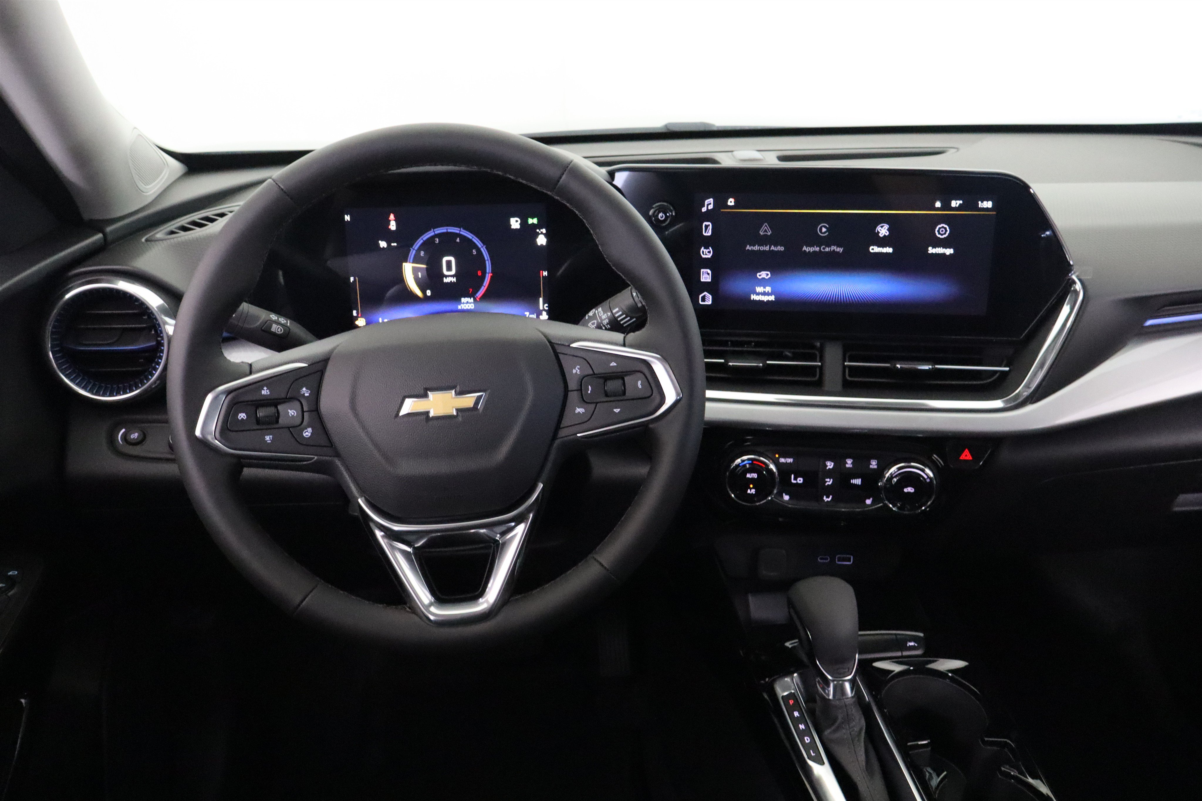 New 2026 Chevrolet Trax LT w/ LT Convenience Package FWD image 18