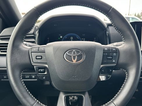 Certified 2025 Toyota Camry SE FWD image 22