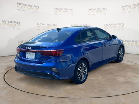 Used 2024 Kia Forte LXS w/ LXS Technology Package FWD image 5