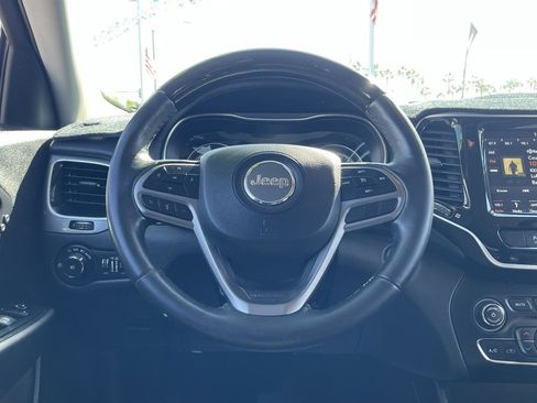 Certified 2019 Jeep Cherokee Overland image 24