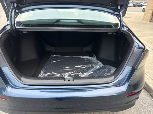 New 2025 Honda Accord SE image 17