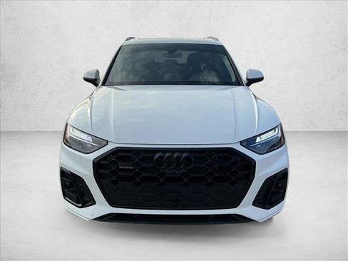 Used 2023 Audi Q5 e Premium Plus w/ Premium Plus Package image 2