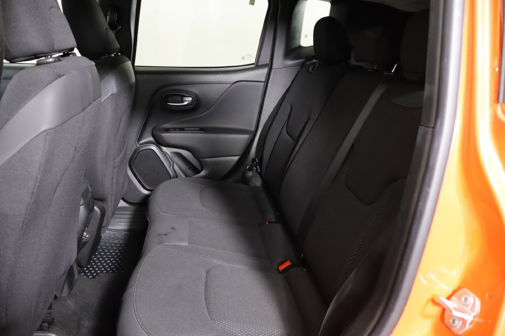 Used 2020 Jeep Renegade Altitude w/ UConnect 8.4 Nav Group AWD/4WD image 16