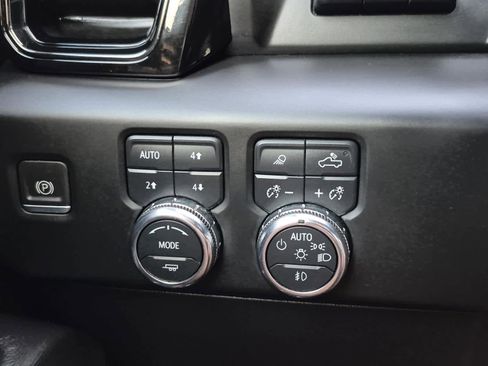 Certified 2023 GMC Sierra 1500 AT4X image 22