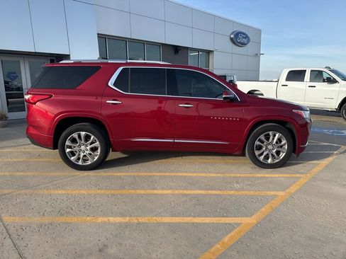 Used 2018 Chevrolet Traverse Premier image 3