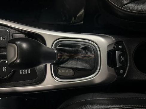 Used 2018 Jeep Compass Latitude w/ Popular Equipment Group AWD/4WD image 12