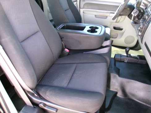 Used 2011 Chevrolet Silverado 2500 W/T image 17