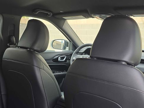 New 2026 Jeep Compass Latitude image 16