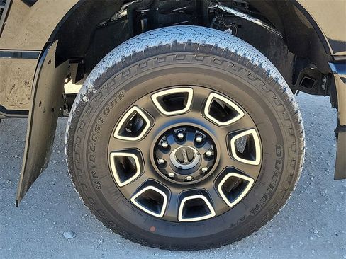 Used 2024 Ford F350 Platinum image 14