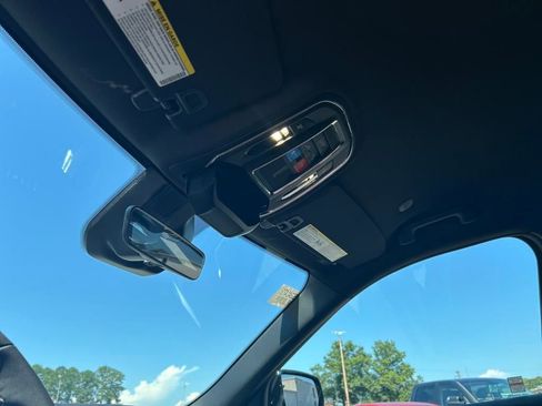 New 2025 Jeep Grand Cherokee Altitude image 19