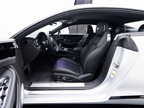 Used 2024 Bentley Continental GT image 39