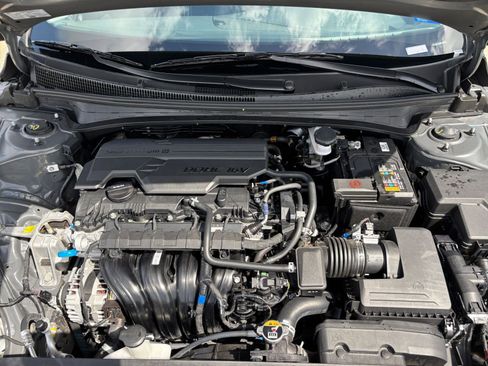 Used 2025 Hyundai Elantra SEL image 33