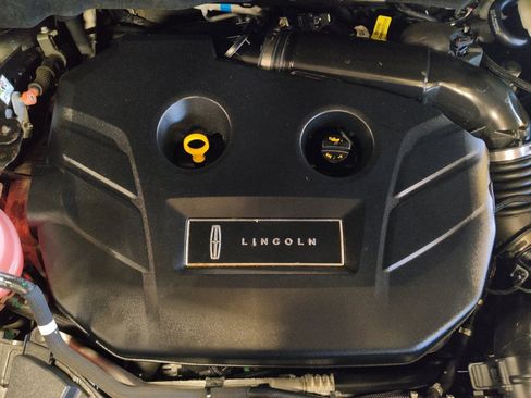 Used 2018 Lincoln MKC Premiere FWD image 30