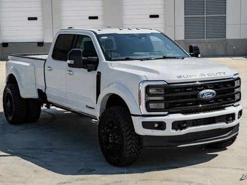 Used 2026 Ford F450 Platinum w/ FX4 Off-Road Package AWD/4WD image 27