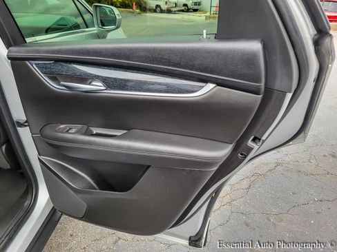 Used 2020 Cadillac XT5 Premium Luxury image 35