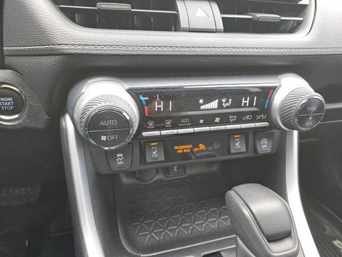 Used 2021 Toyota RAV4 XLE w/ Convenience Package image 22