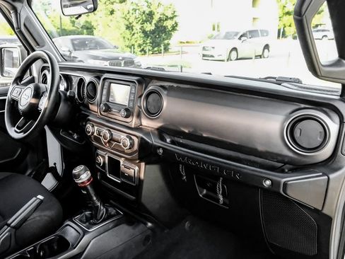 Used 2022 Jeep Wrangler Sport AWD/4WD image 10