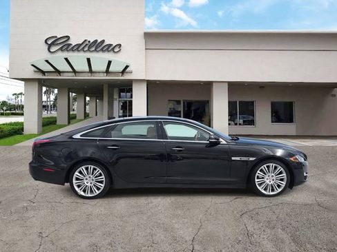 Used 2017 Jaguar XJ L Supercharged image 6