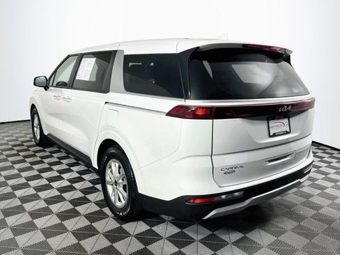 Used 2023 Kia Carnival LX FWD image 6