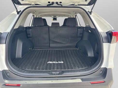 Certified 2025 Toyota RAV4 LE FWD image 25