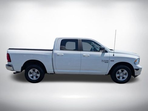 Used 2019 RAM 1500 Classic SLT w/ Luxury Group AWD/4WD image 2