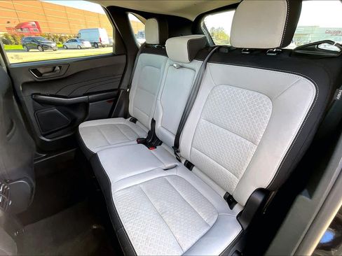 Used 2025 Ford Escape Active AWD/4WD image 38