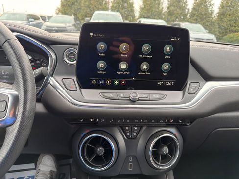 Used 2024 Chevrolet Blazer LT w/ Convenience Package image 11