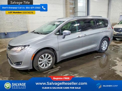 Used 2018 Chrysler Pacifica Touring-L w/ Advanced Safetytec Group FWD image 1