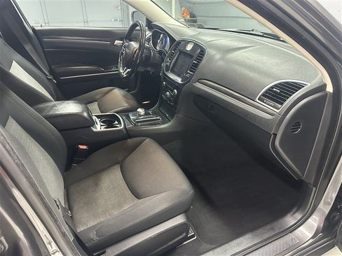 Used 2019 Chrysler 300 Touring w/ Sport Appearance Package RWD image 11