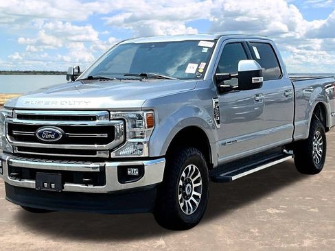 Used 2022 Ford F250 Lariat w/ Lariat Value Package AWD/4WD image 2